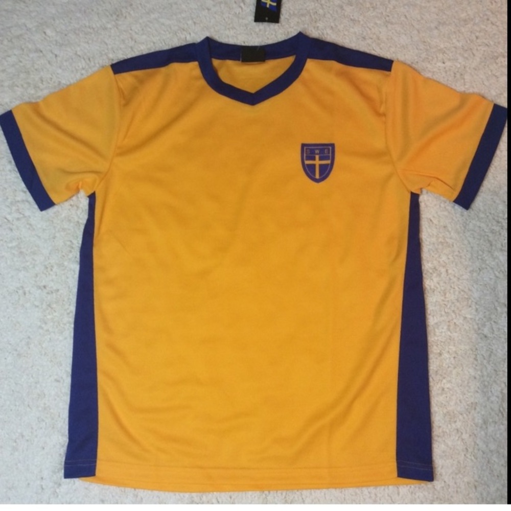 NWT Sweden Soccer Football Jersey shirt sz L Christel